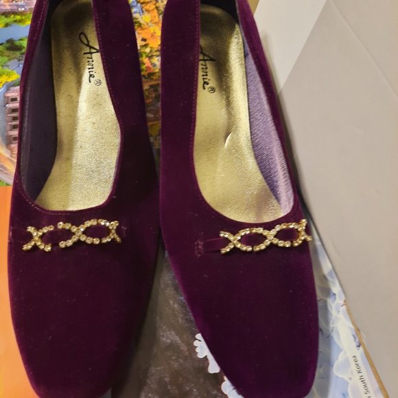 Annie  shoe - Picture 1 of 2
